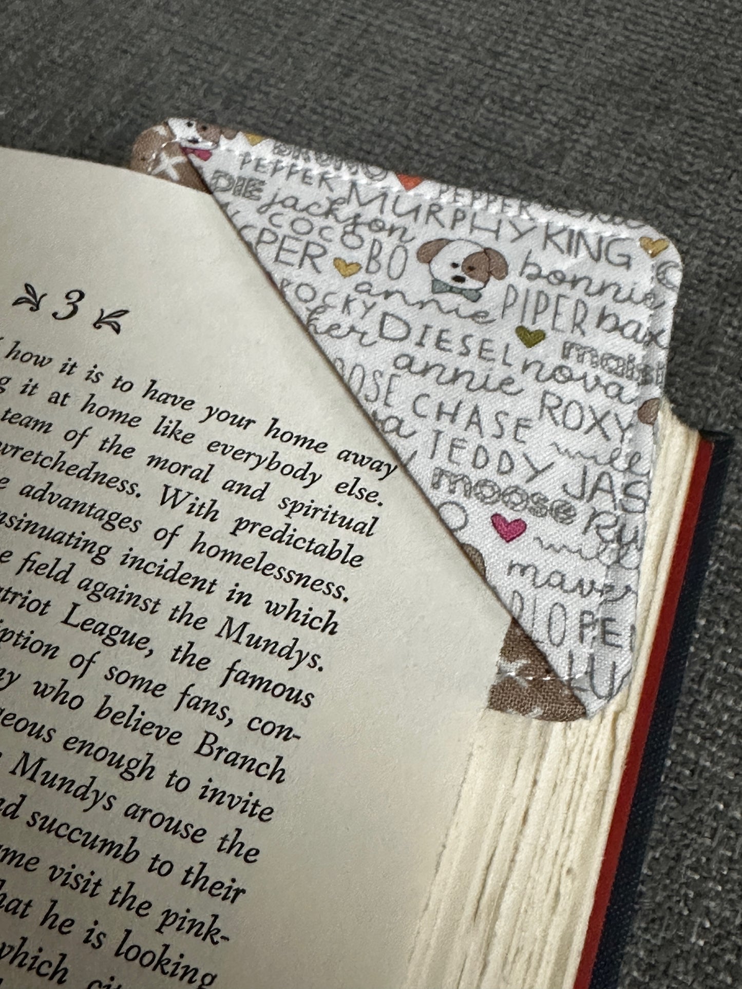 Corner Bookmark - White Fabric with Dogs with Beige Fabric